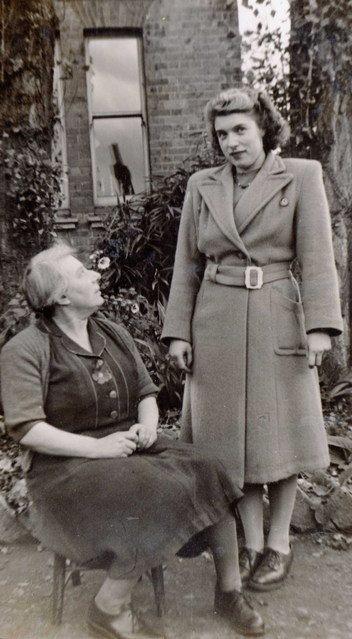 1948 Thelma &amp; Auntie May Jones, Brooklands School